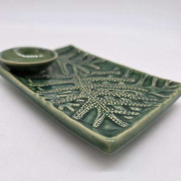 Hoening Maui Ceramic Fish Motif Sushi Platter & Soy Sauce Bowl Embossed Leaves - Picture 3 of 6